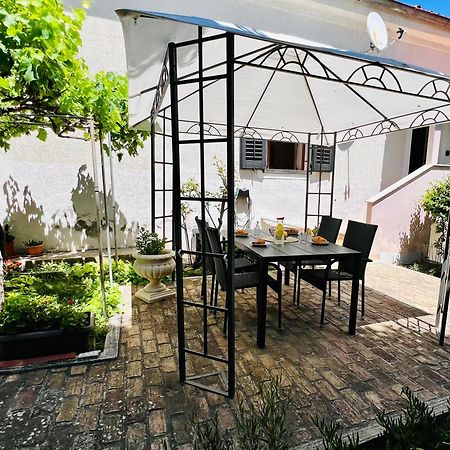 V&V Apartment Pula Ngoại thất bức ảnh